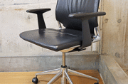 Vitra】ヴィトラ Meda Chair メダチェア オフィスチェア レザー